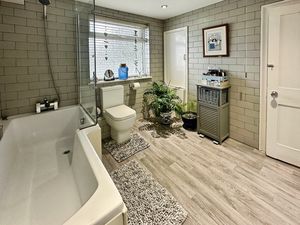 High Street- click for photo gallery